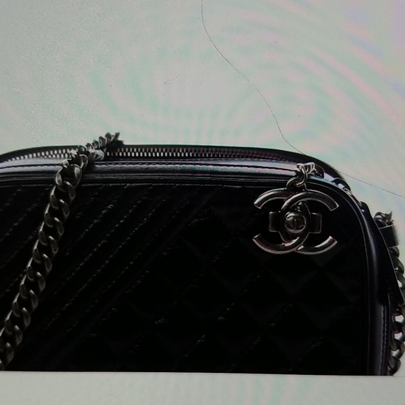 CHANEL  Small Glazed calfskin Coco boy camera bag - Picture 4 of 7